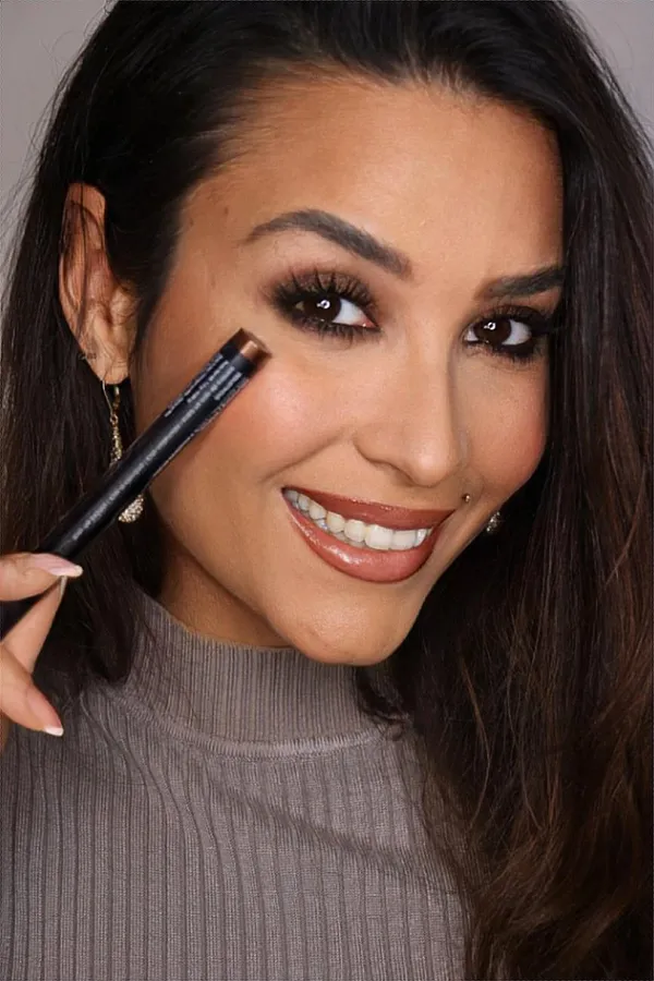 Tutoriel Smokey Eyes Facile : Regard Intense en 5 Minutes